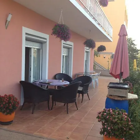 Apartment Mirjana *
