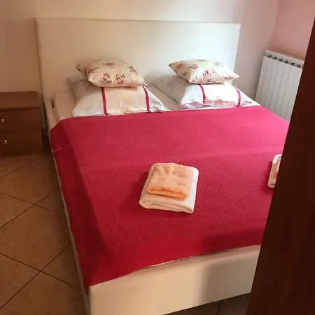 Mirjana Apartament *
